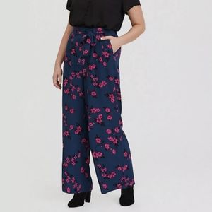 Torrid 2 floral wide leg pants black red yellow pockets